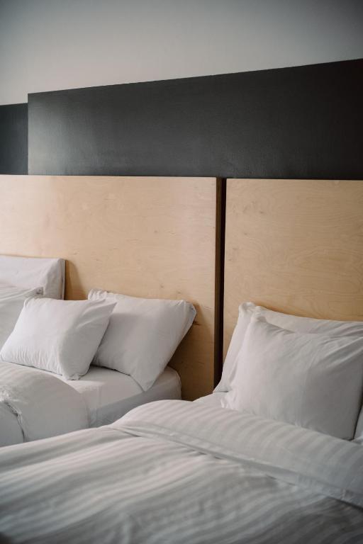 The 1852 Hotel - Self Check-in - Resim 41