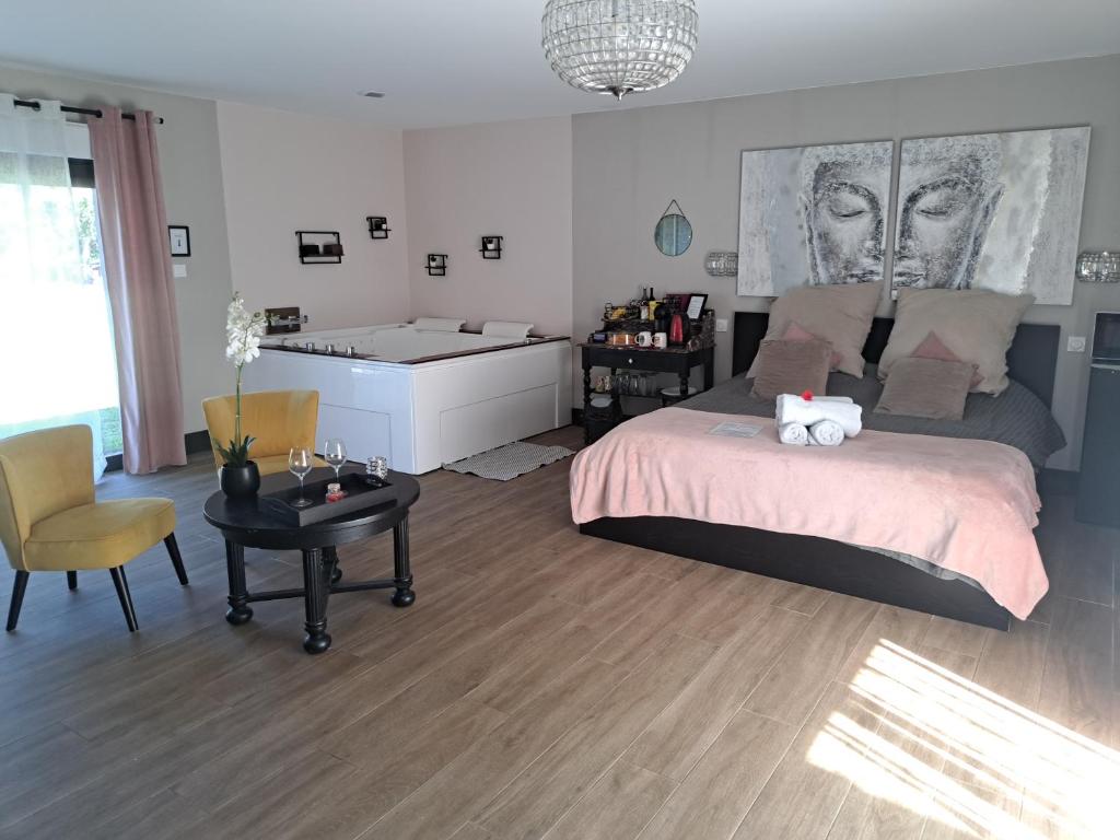 Η κουζίνα ή μικρή κουζίνα στο Domaine l'Orée du Marais