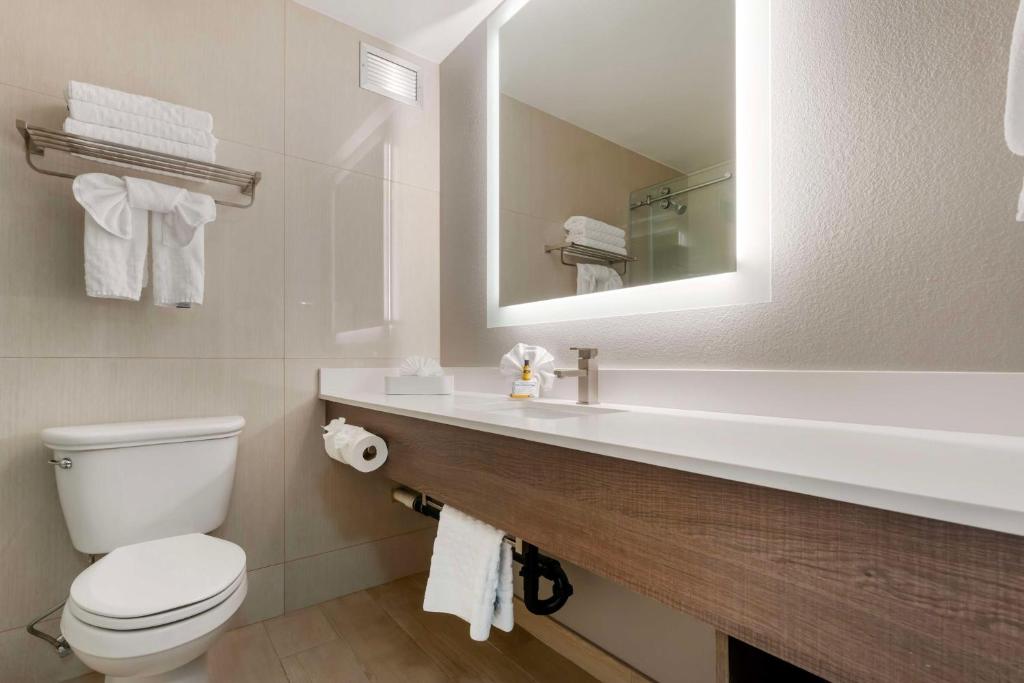 Koupelna v ubytování Best Western Plus Sparks-Reno Hotel