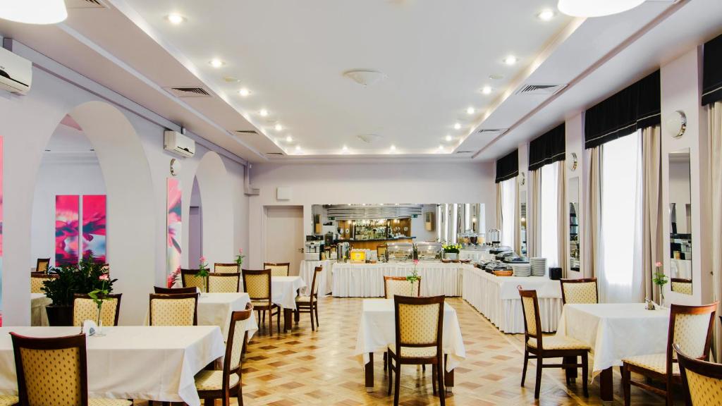 Hotel Lazienkowski - Resim 4