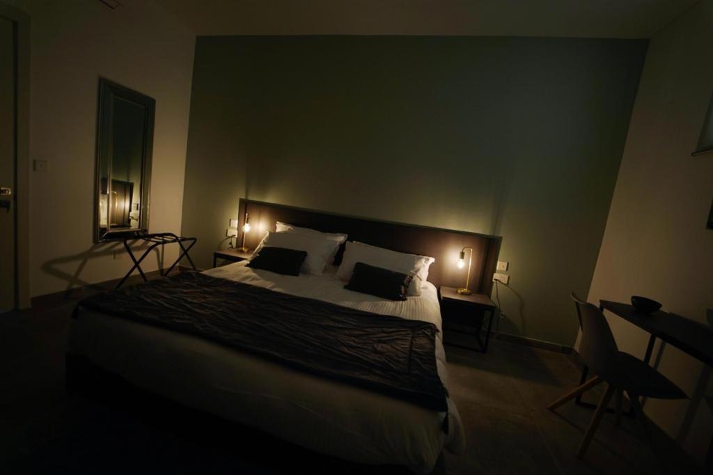 Postel nebo postele na pokoji v ubytování Private rooms with bathroom in Valletta
