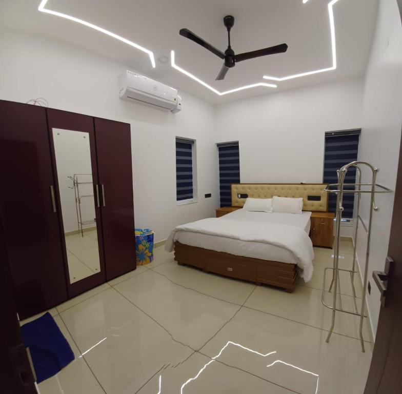 Premium 3BHK Apartment Near Amrita, Aster, & Cimar Hospital, Ernakulam