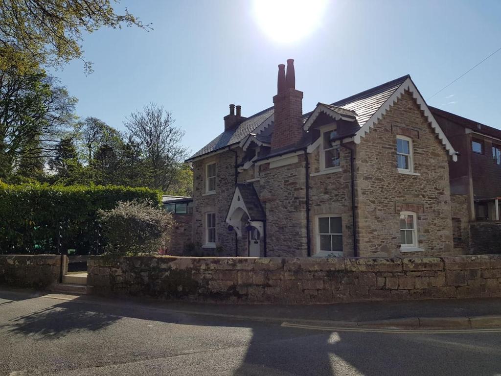 Luxury Gate House Complex at Plympton St Maurice, Plymouth (updated