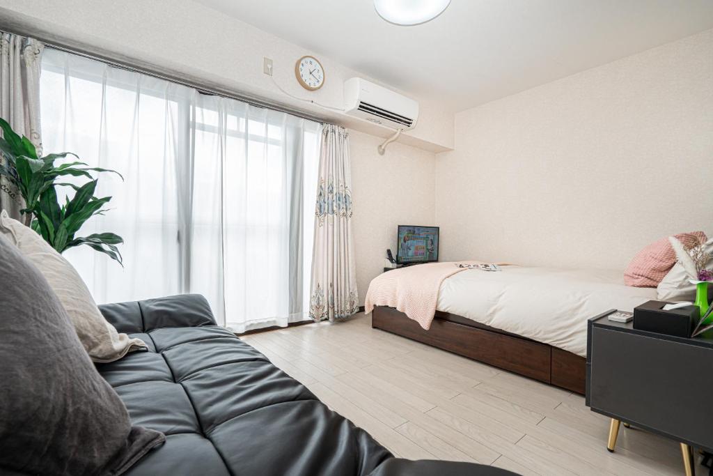 新宿區新大久保站徒步3分鐘高級公寓緊鄰韓國廣場電視和／或娛樂中心