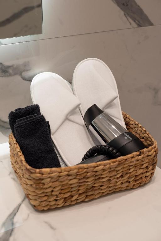 Jensen Luxury Suites - 16