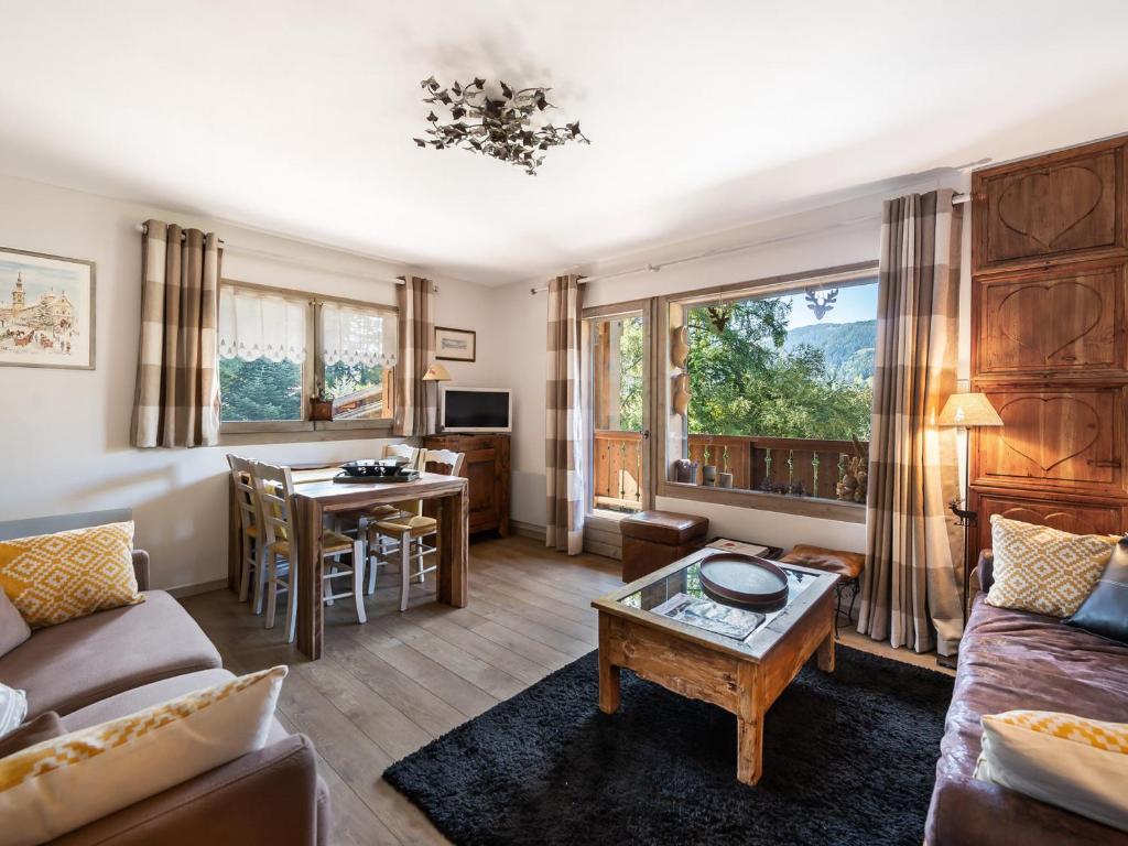 Appartement Megève, 2 pièces, 4 personnes - FR-1-453-56にあるシーティングエリア