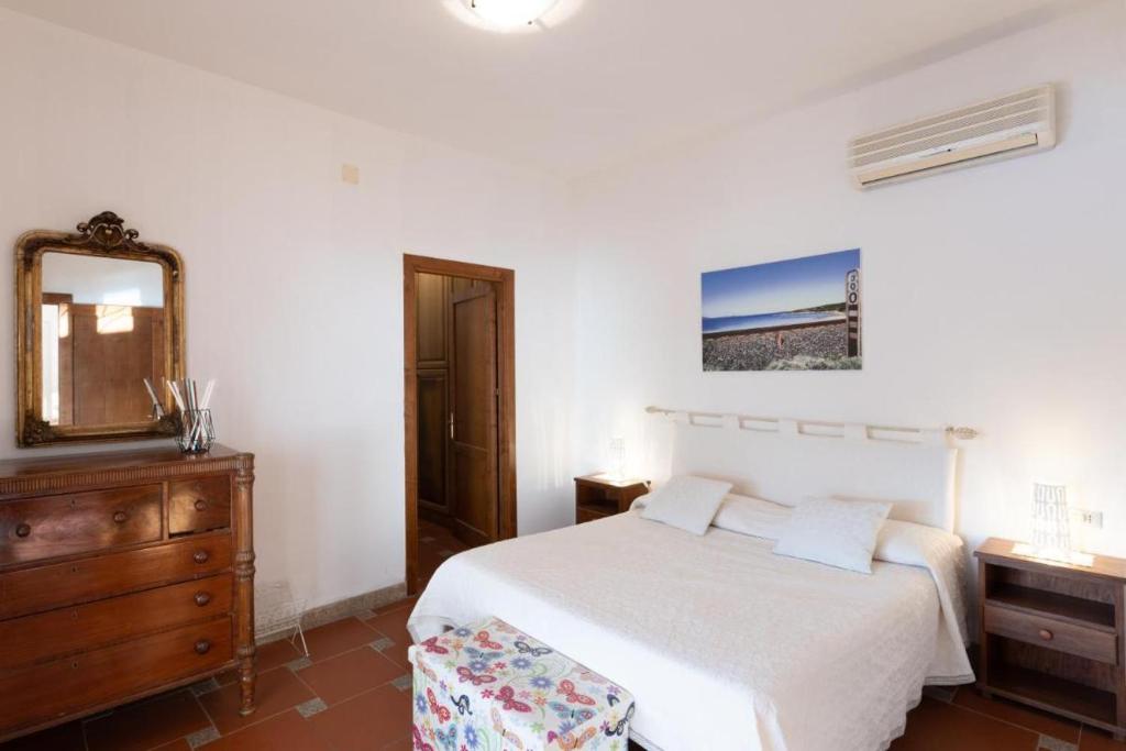 Ένα ή περισσότερα κρεβάτια σε δωμάτιο στο Chic Villa Antonina num2179