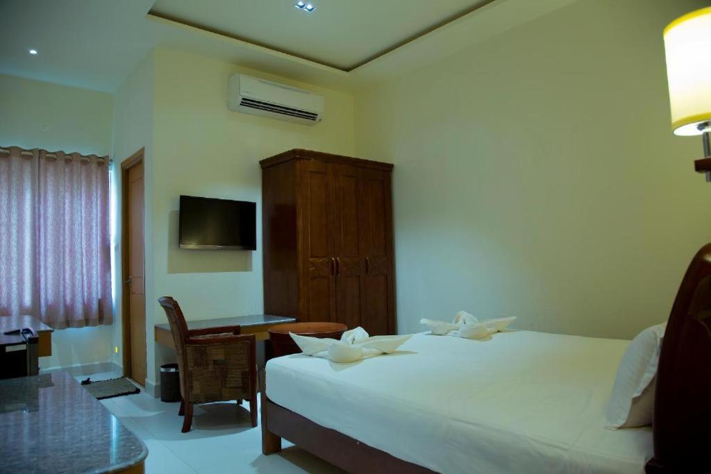 The Grand White Palace - Standard Double Room