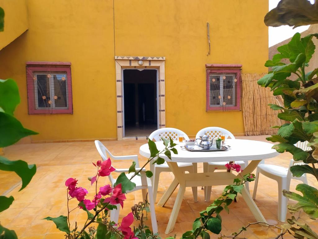 Patio nebo venkovní prostory v ubytování Luxury apartment Hassilabied Merzouga