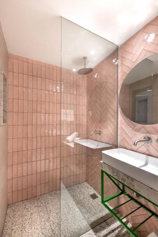 Koupelna v ubytování Hotel Shoshana - Adults Only