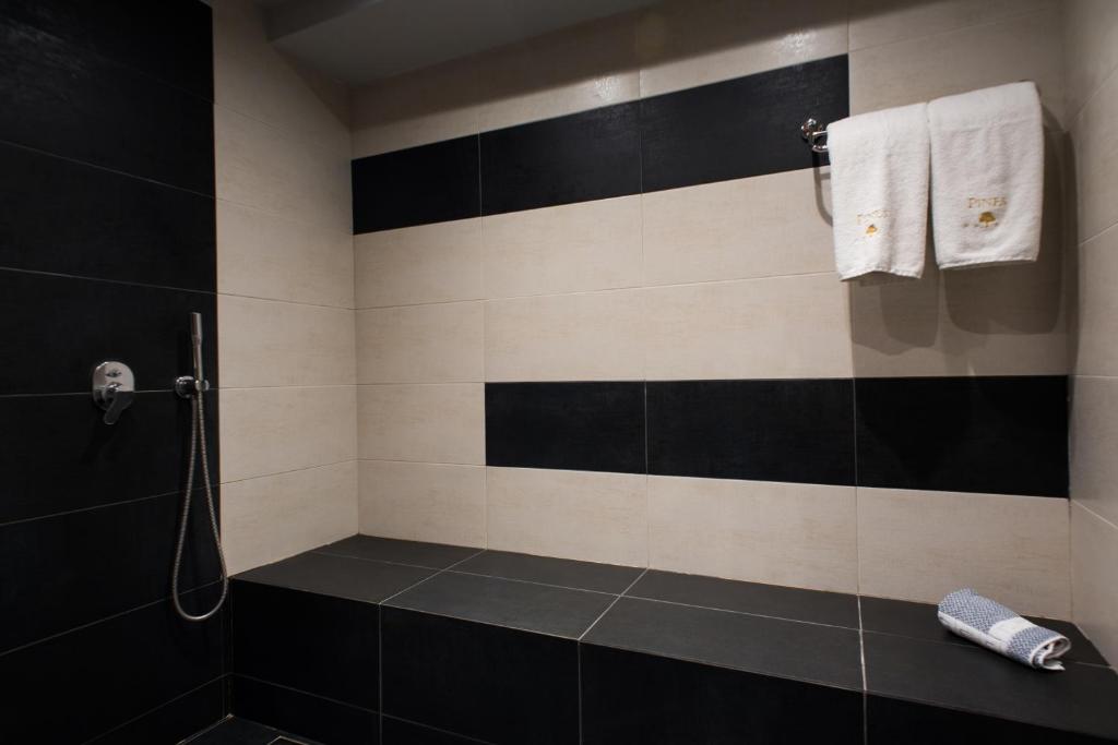 Pines Hotel - Resim 24