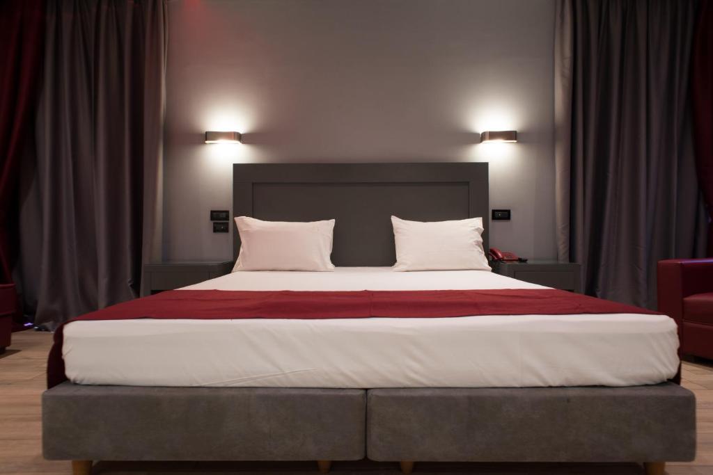 Pines Hotel - Resim 23