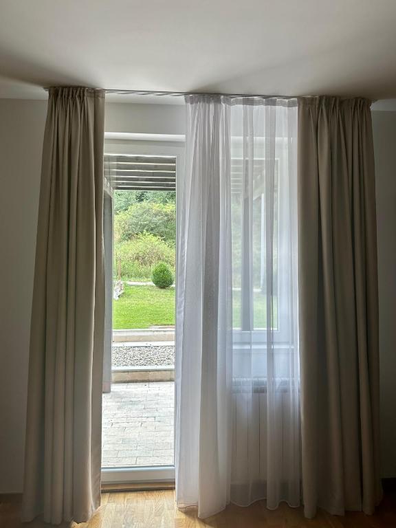 Fotografie z fotogalerie ubytování 4R Apartman 250m from Gondola v destinaci Brzeće
