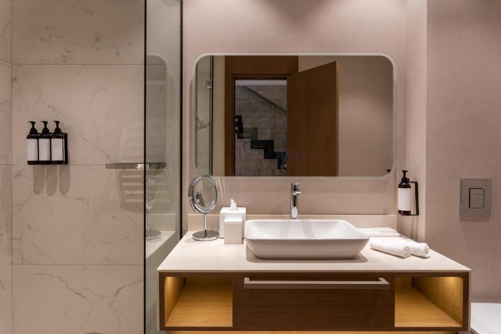 Hyatt Regency Kotor Bay Resort - 14