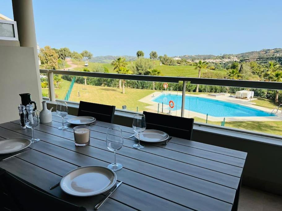 Fotografie z fotogalerie ubytování Stylish 2 bedroom apartment in La Cala Golf v destinaci Mijas