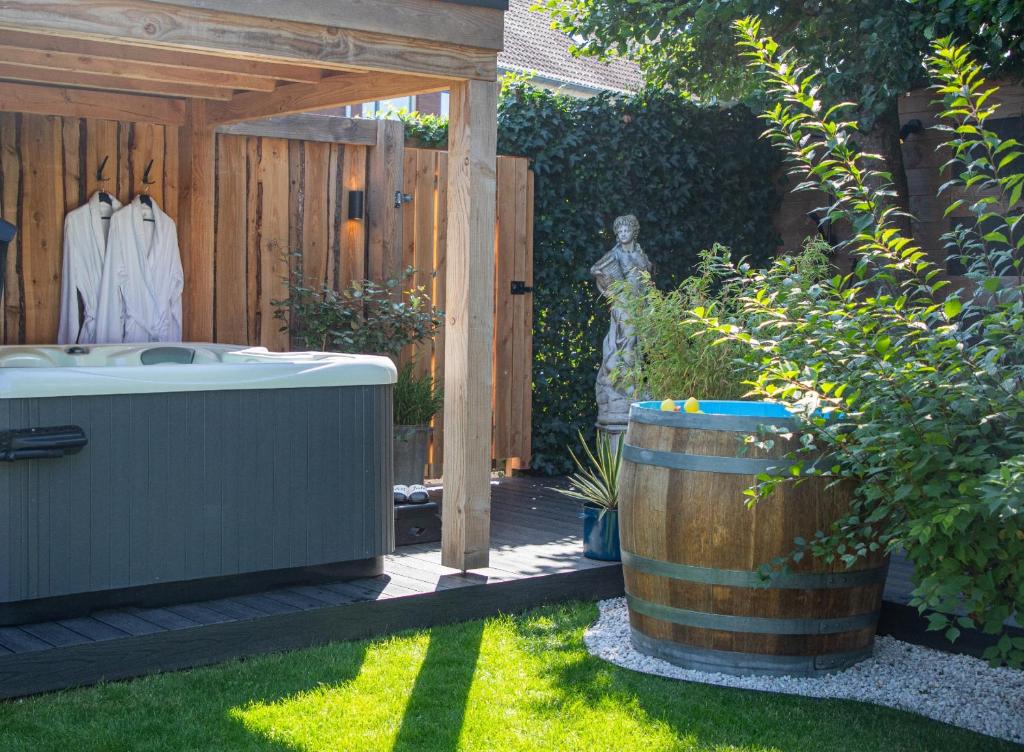 Zahrada ubytování B&B Joli met privé wellness