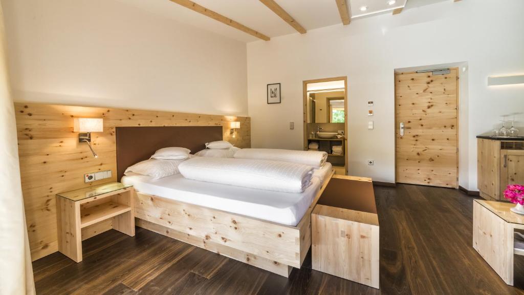 Hotel Bischofhof - Bistro Jasmin - Deluxe Double Room