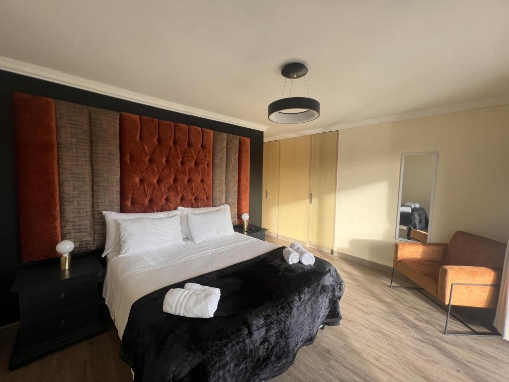 Century City Boutique Apartments - Knightsbridge 3 Bedroom E201