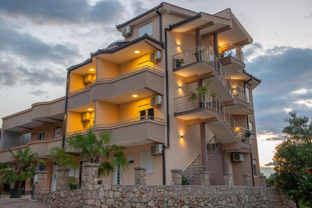 M&M Apartments, Utjeha (updated prices 2024)