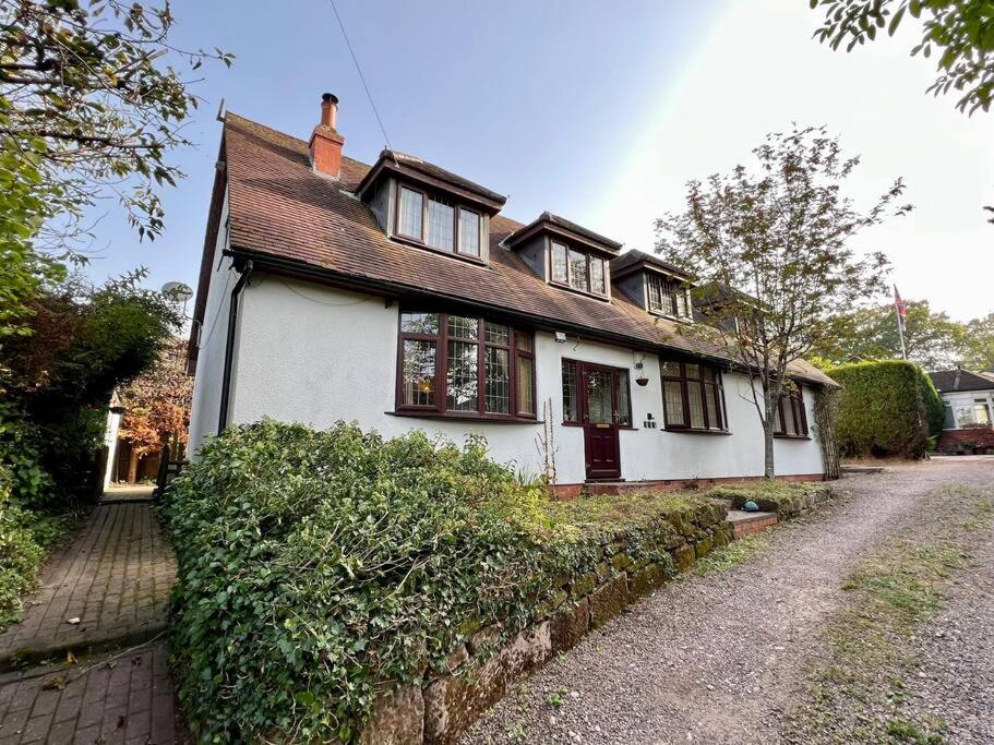 Entire Spacious Bungalow Retreat, Bromsgrove (updated prices 2024)