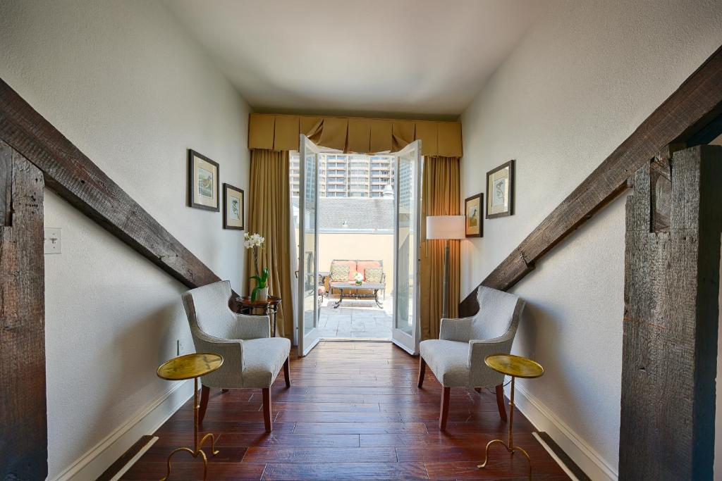 voco St James Hotel, an IHG hotel - Room King Premium Avec Balcon