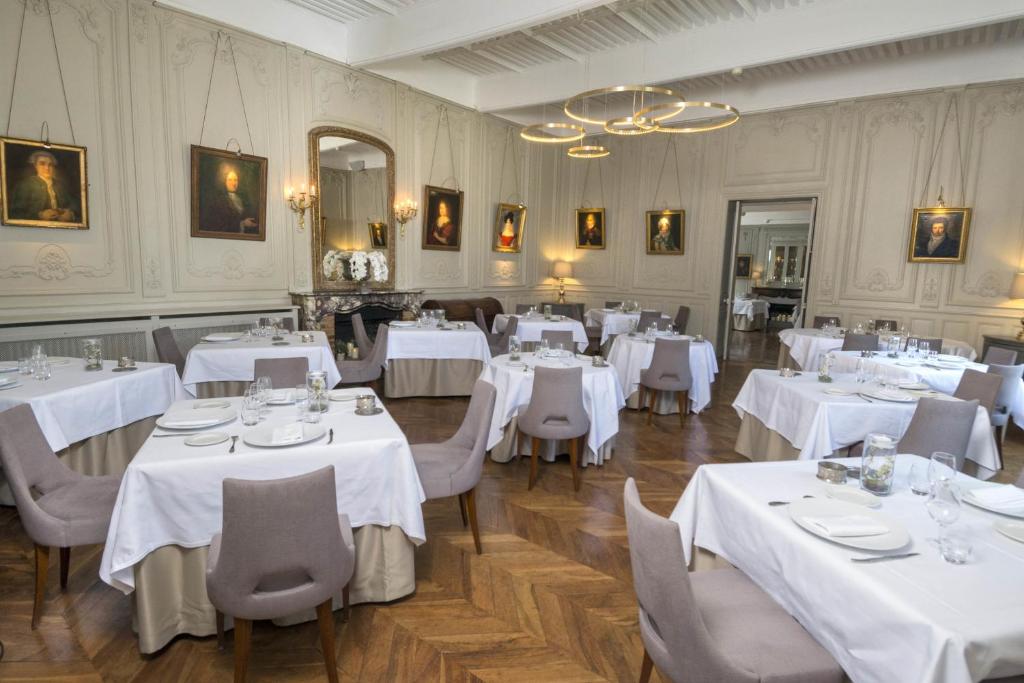 Restaurace v ubytování Château & Spa De La Commanderie