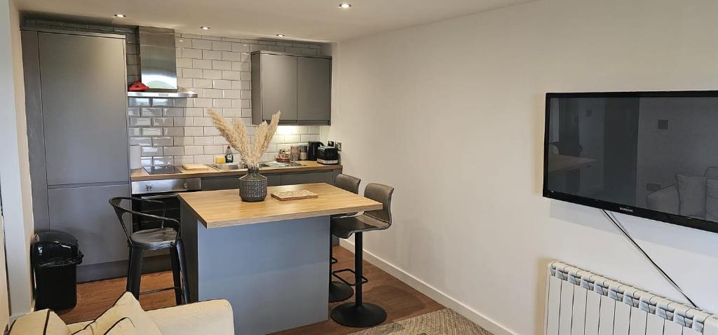 Kuchyň nebo kuchyňský kout v ubytování Modern Peaceful Open Plan 1-Bed Apartment Rutland