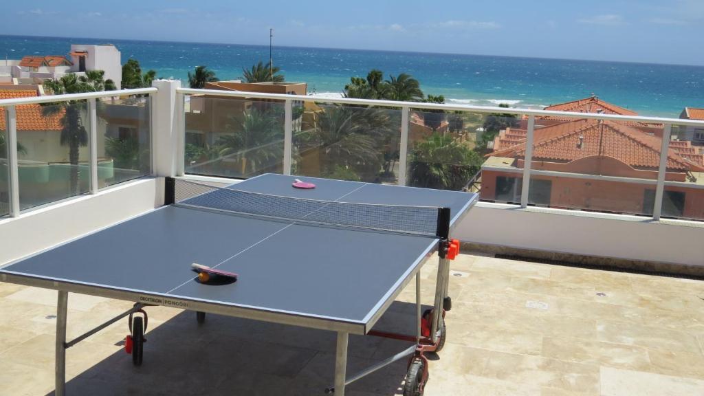 Stolní tenis v ubytování Ocean Roof nebo okolí