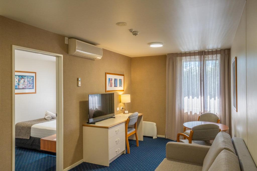 Ventura Inn & Suites Hamilton - Resim 9