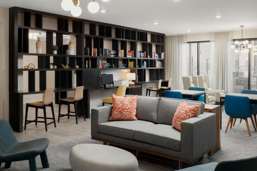 WaterWalk Extended Stay by Wyndham Jacksonville Deerwood Pk photo