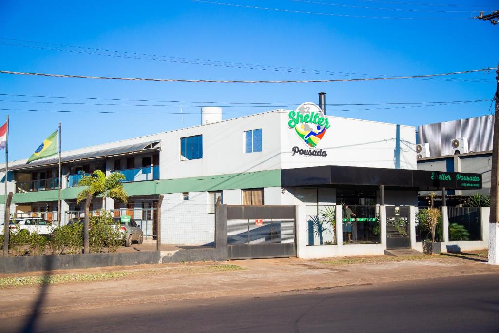 Shelter Hostel e Pousada - Housity