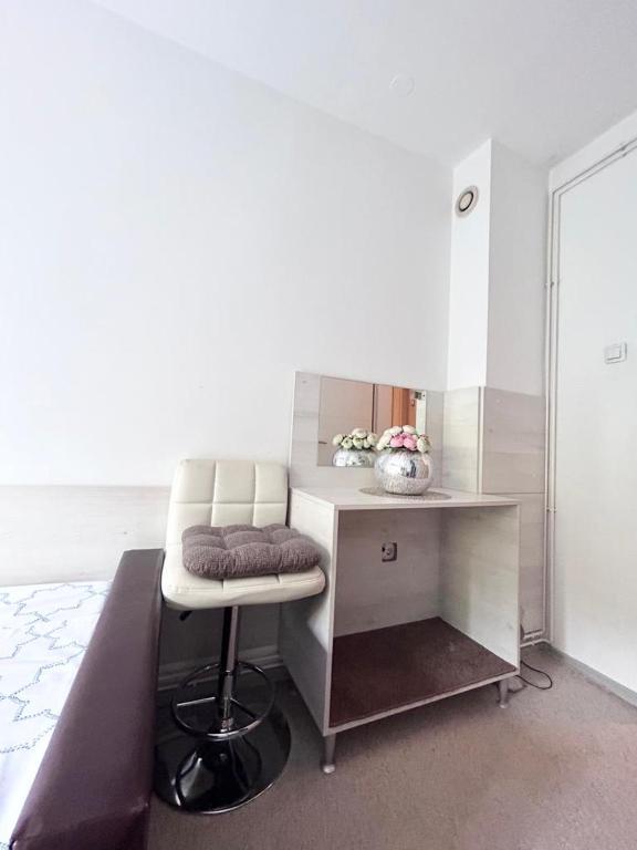 Posedenie v ubytovaní Apartment Sweet Dreams-close to ZOO,Dinamo stadium and the city center