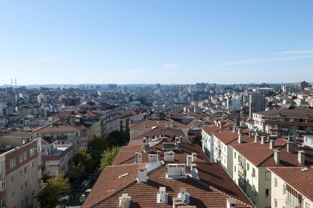 Kép Central Flat with City View and Terrace in Sisli szállásáról Isztambulban a galériában