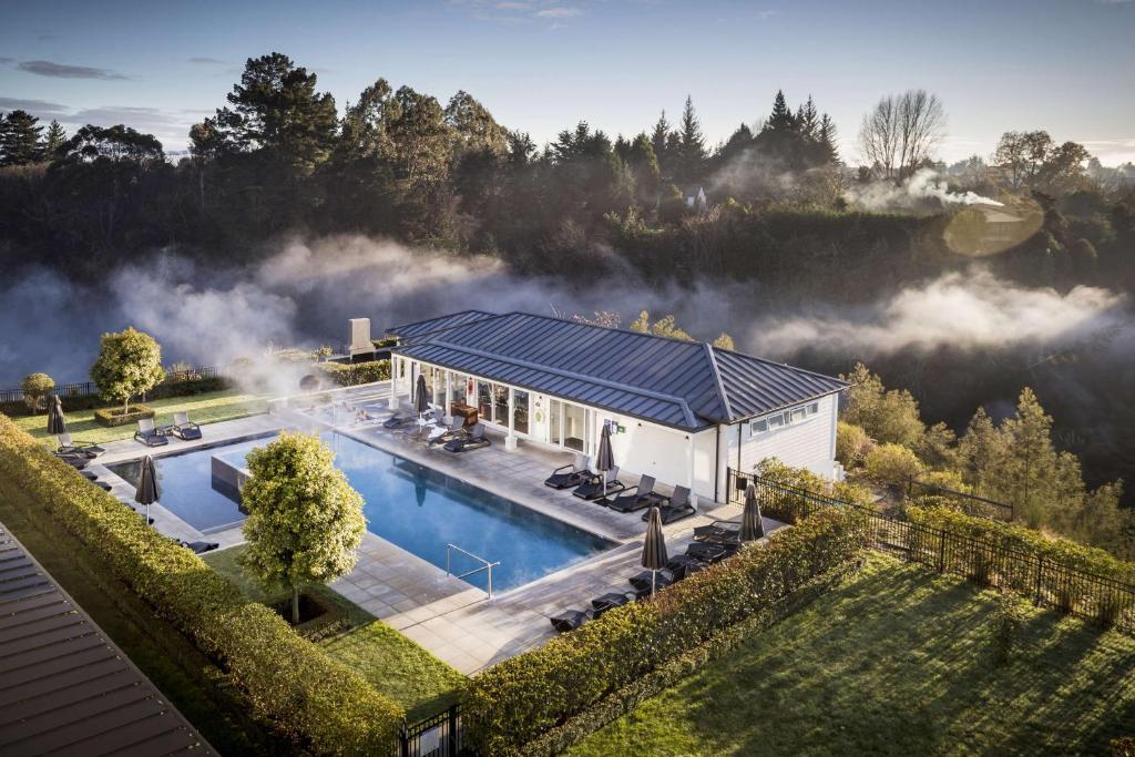 Bazén v ubytování Hilton Lake Taupo nebo v jeho okolí