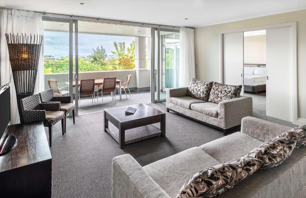 Posezení v ubytování Hilton Lake Taupo