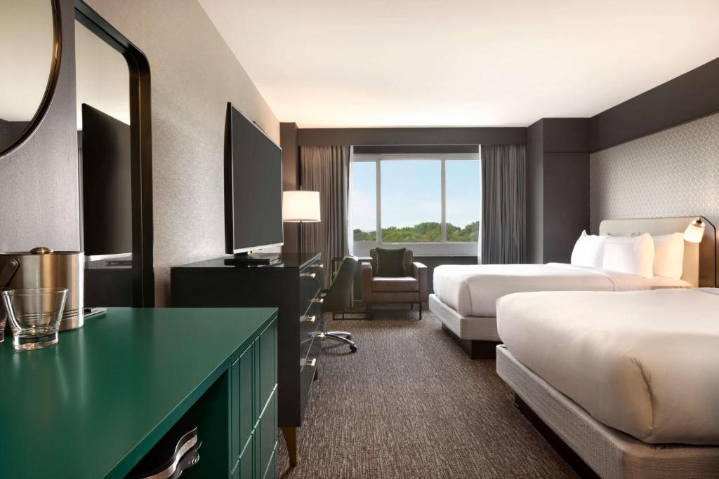 Hilton Baltimore BWI Airport photo
