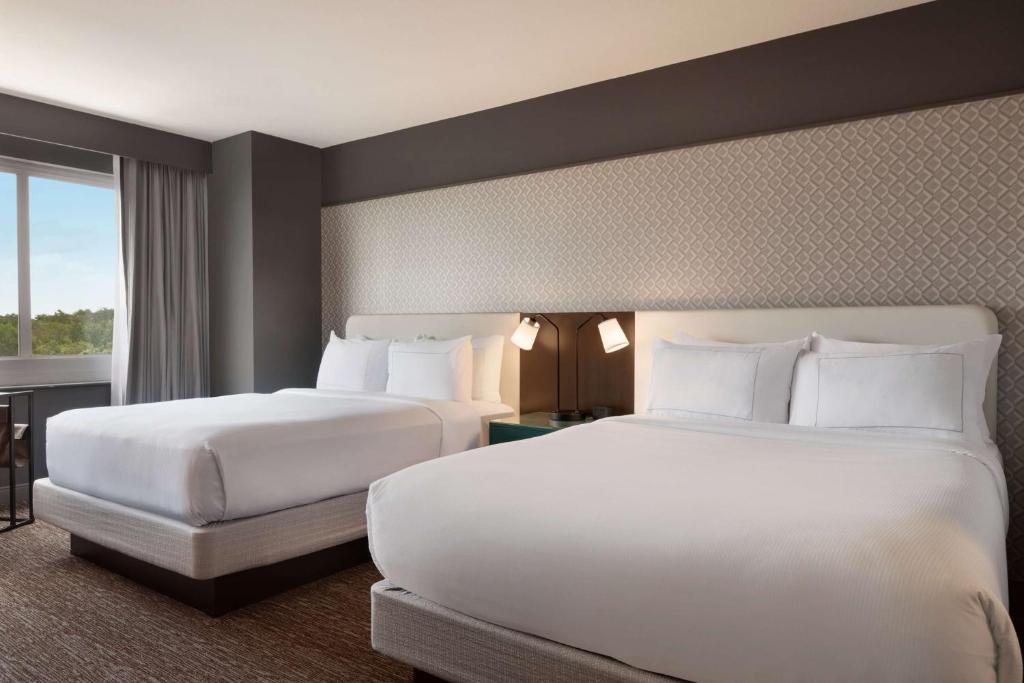 Hilton Baltimore BWI Airport photo