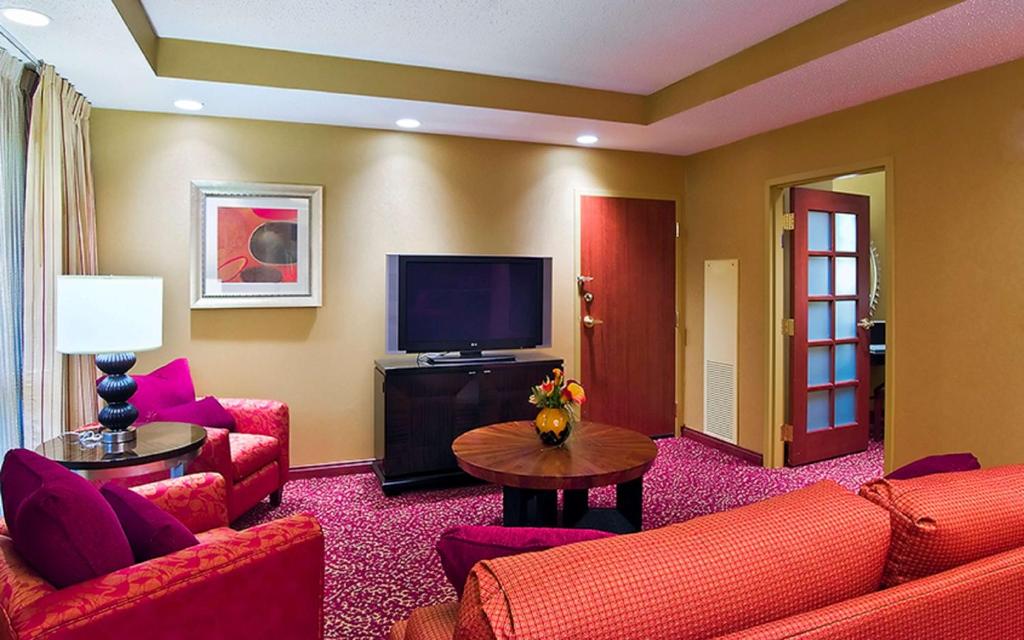 Embassy Suites Murfreesboro - Hotel & Conference Center photo