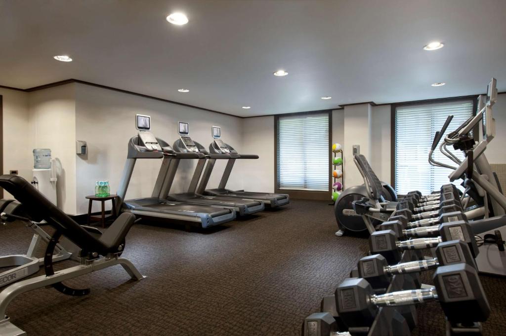 Fitness centrum a/nebo fitness zařízení v ubytování Hilton Queenstown Resort & Spa