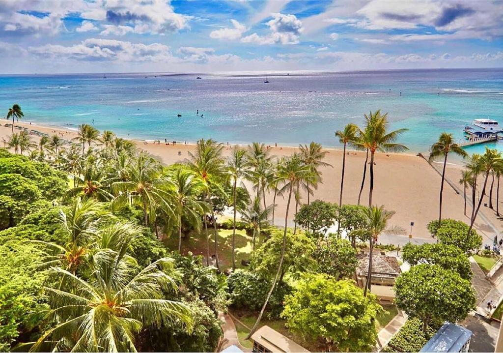 Hilton Hawaiian Village Waikiki Beach Resort - Ali'I Tower Ocean View With Two Double Beds