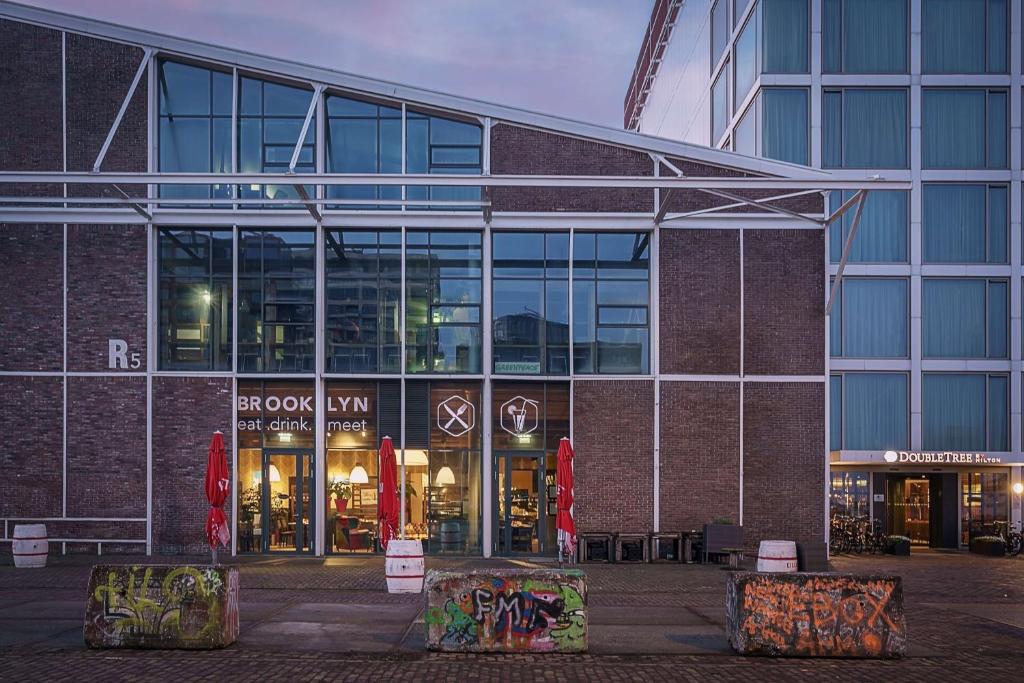 DoubleTree by Hilton Amsterdam - NDSM Wharf - Resim 11