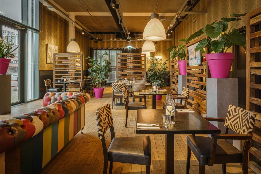 DoubleTree by Hilton Amsterdam - NDSM Wharf - Resim 2