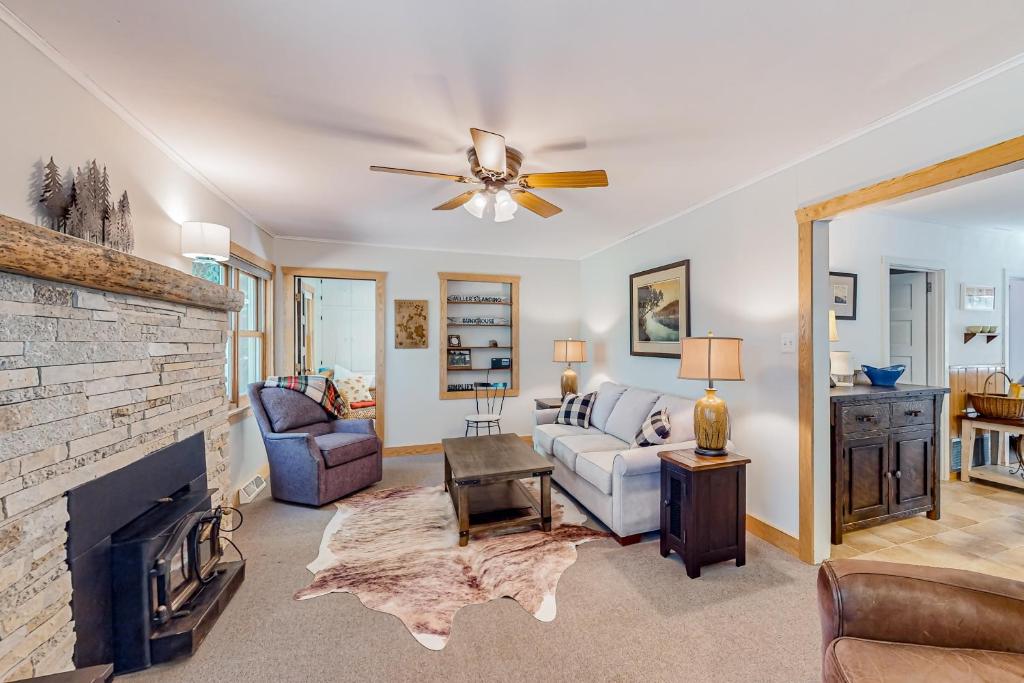 Miller's Landing and Bunk House, Minocqua (updated prices 2024)