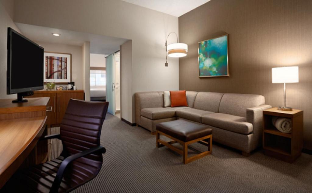 Hyatt Place Minneapolis/Downtown - Sala Matrimoniali Con Due Letti Matrimoniali E Divano Letto - Pavimento Alto