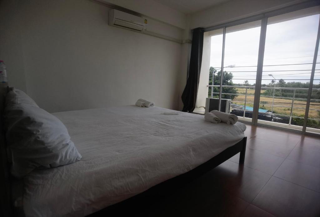 115 Townhouse - Quarto Duplo Com Banheiro Externo Privado