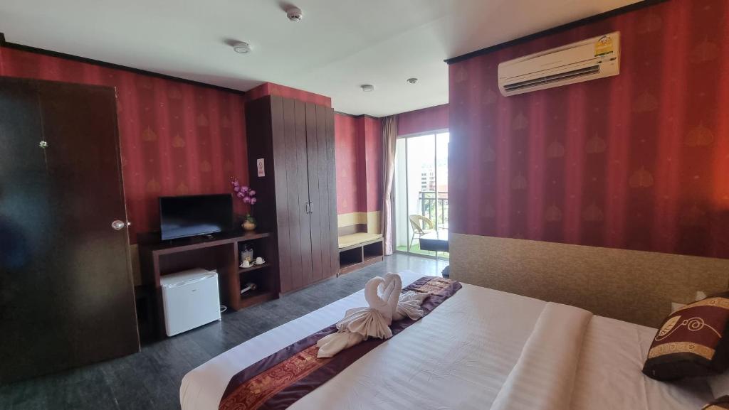 Sereneburi Patong Residence - Superior Double Or Twin Room With City View