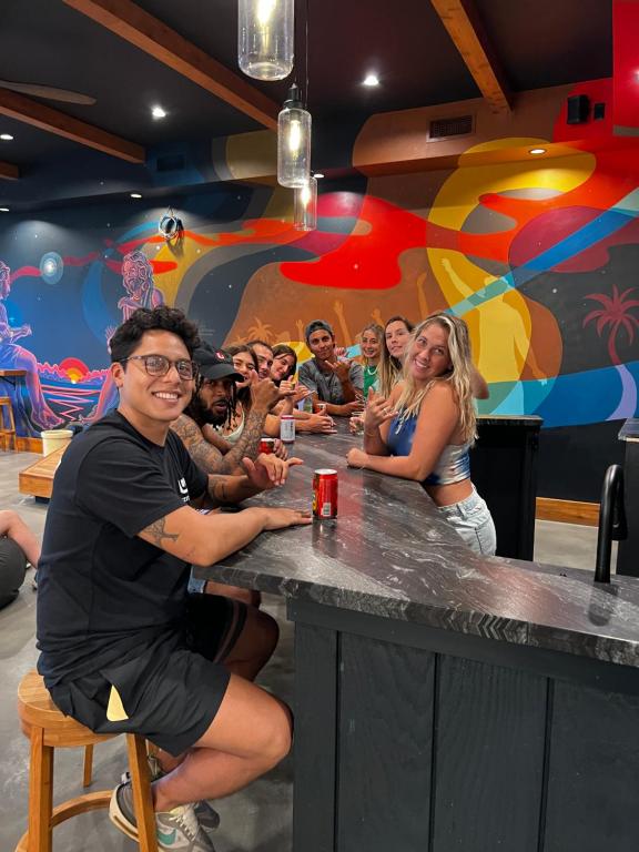 Clientes alojados en Howzit Hostels