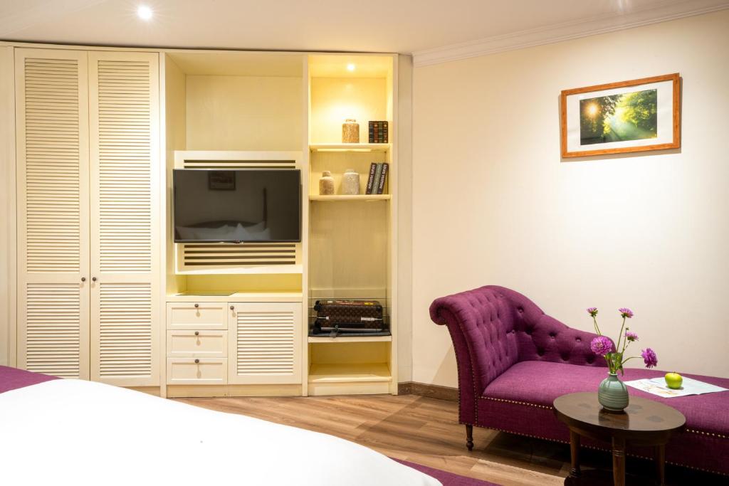 Family Suite with No View - Free One Time Happy Hour