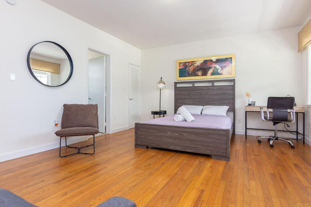 Las Olas Studio 5 minutes from Las Olas Beach, Fort Lauderdale