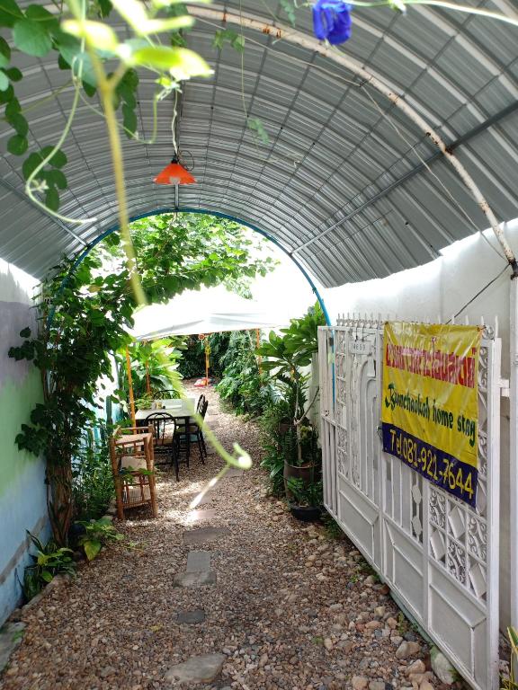 Fotografie z fotogalerie ubytování Baanchaokoh Homestay v destinaci Kanchanaburi